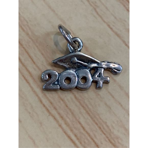 .925 Graduate 2004 Sterling Silver Jewelry Charm - Picture 2 of 5